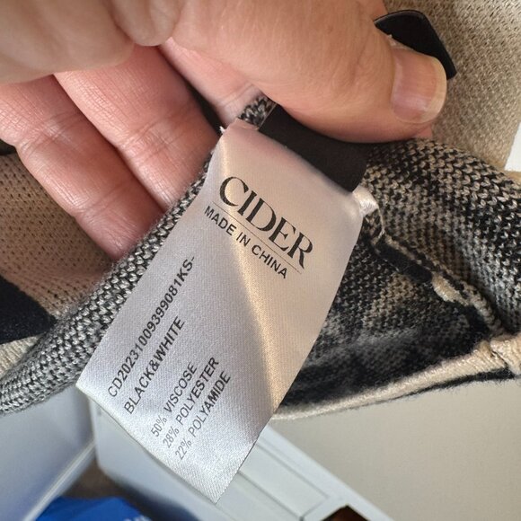 Cider Black & White Checkerboard Floral Knit Button-Down Polo – Size 3XL - Picture 9 of 10